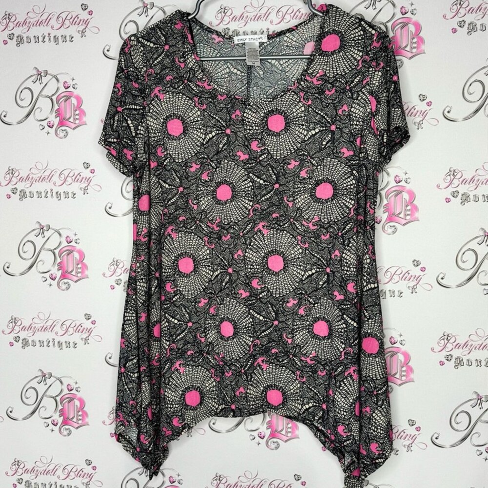 Emily Stacy shirt circles black lace pink fairy 🧚 hem asymmetrical comfy